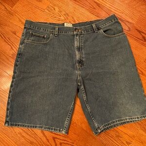 Men’s denim Jean shorts SIZE 40 St John’s Bay GUC